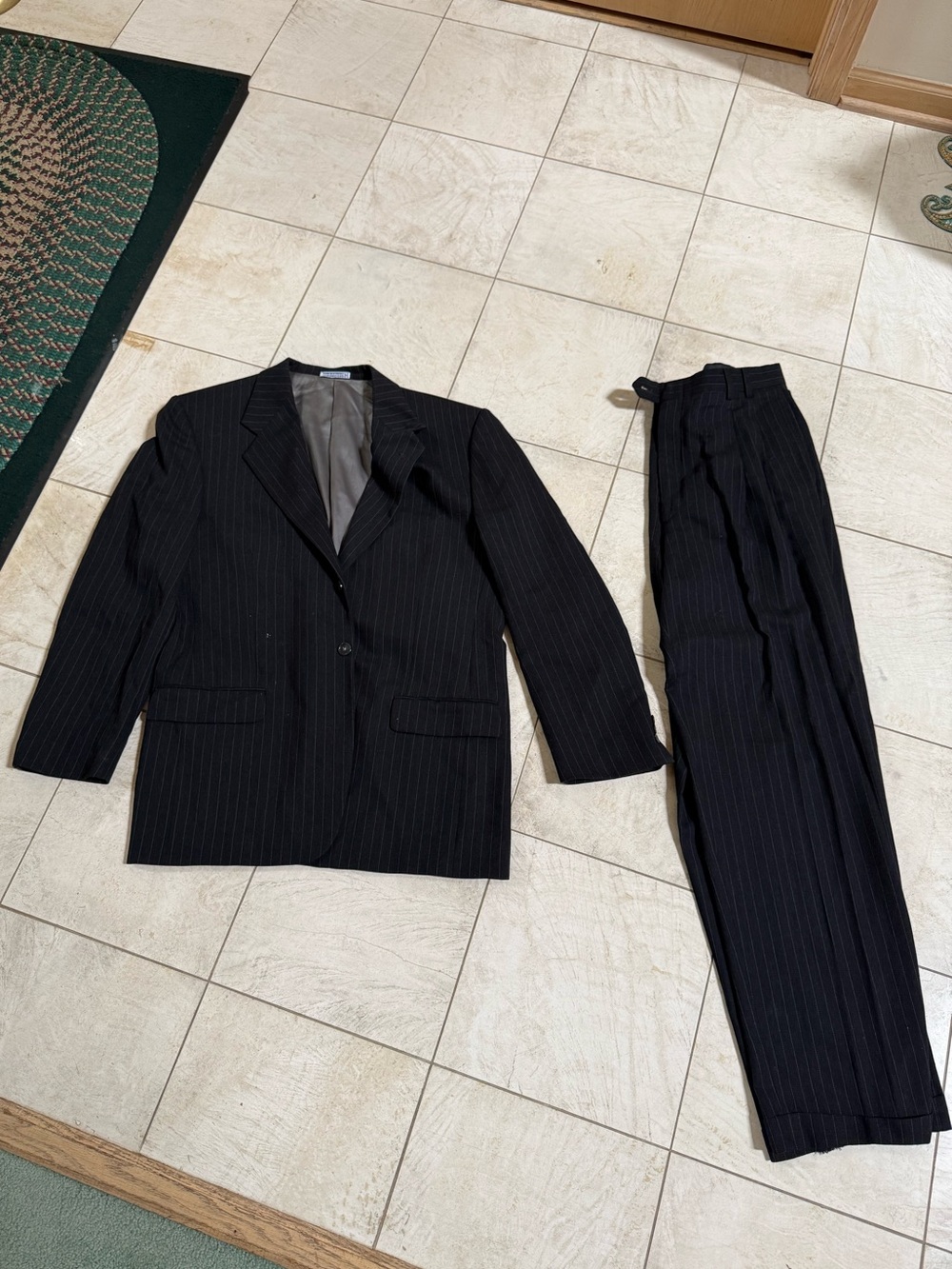 Vintage Uomo Ungaro Paris Wool Suit 44R 31x31 Black Pinstripe